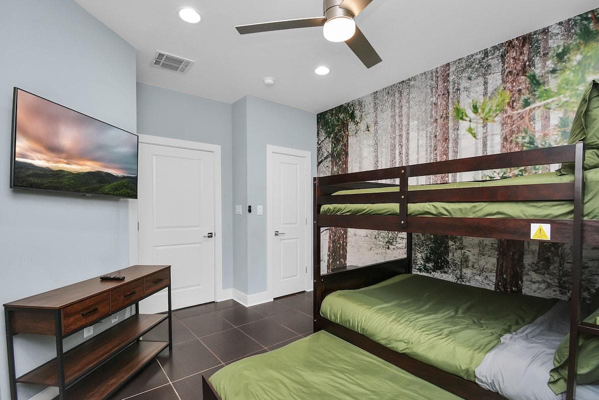 Bedroom #3 with trundle - First floor